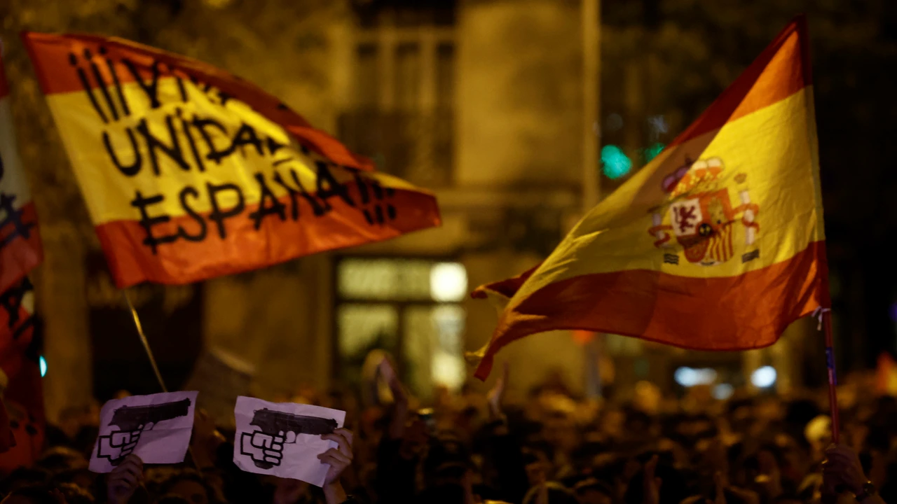 España: Pedro Sánchez desbloquea su investidura tras pactar amnistía con independentistas