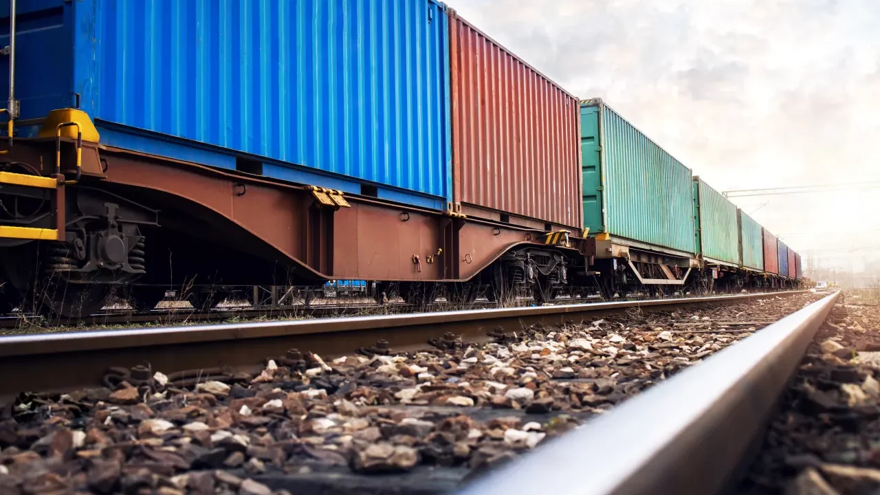 Pedirán por decreto a firmas de trenes de carga que den servicio de pasajeros