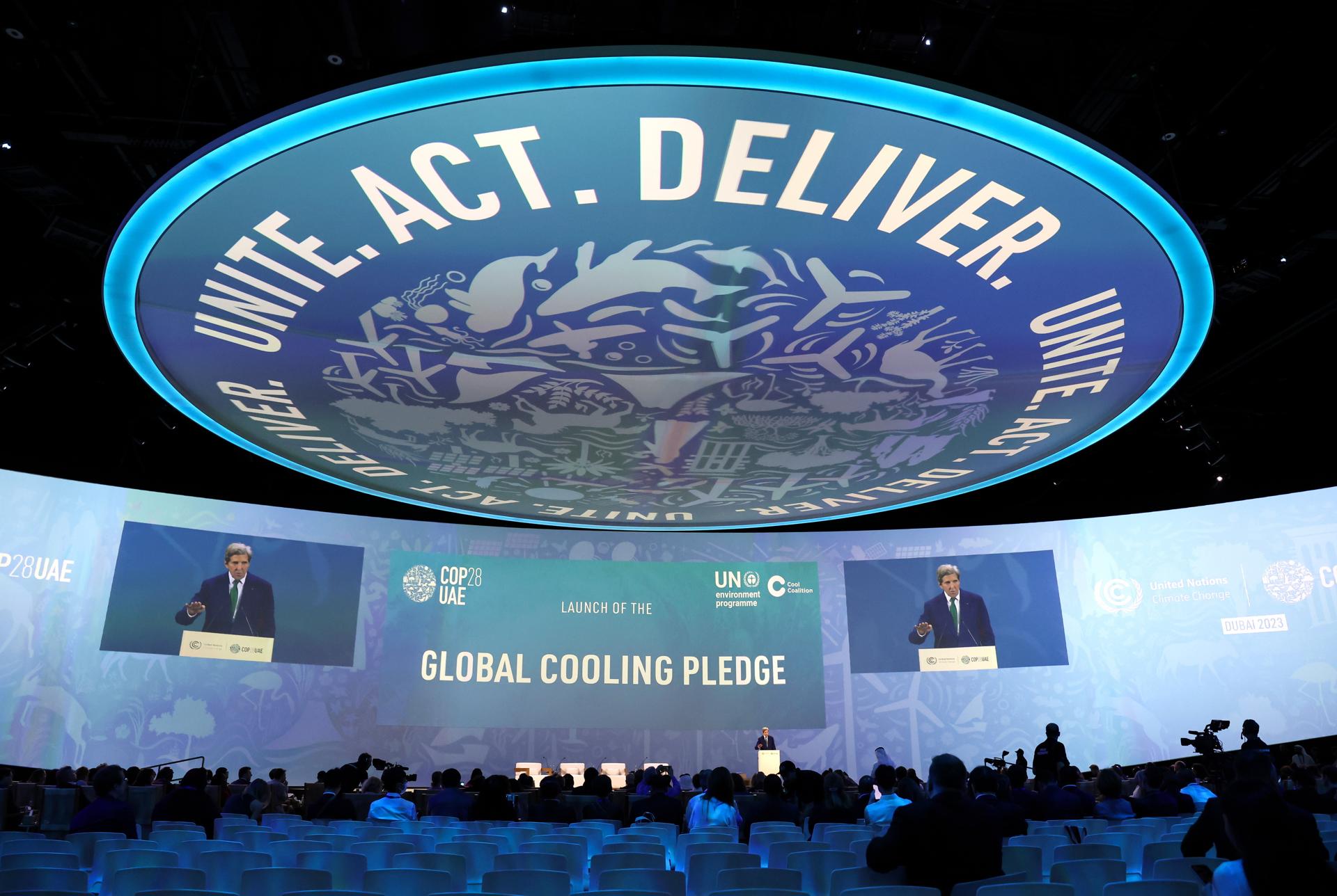 COP28 cierra con acuerdo ‘histórico’ y poco satisfactorio por falta de contundencia