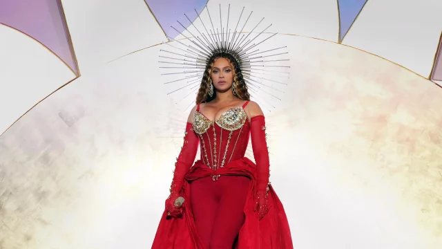 All Hail: "Ella es uno de los dioses de la música", dice el presidente de IAG, Dennis Arfa, sobre Beyoncé. "Ella puede hacer cosas que la mayoría no puede". [-] KEVIN MAZUR/ATLANTIS THE ROYAL/GETTY IMAGES