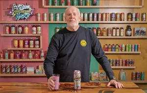 CLIENTE DURO | El cofundador multimillonario de Arizona considera que el sabor de White Claw es irrelevante, que el sabor de la kombucha es "horrible" y que el té duro de Dunkin es "absolutamente lo peor que he probado en mi vida". GABBY JONES PARA FORBES