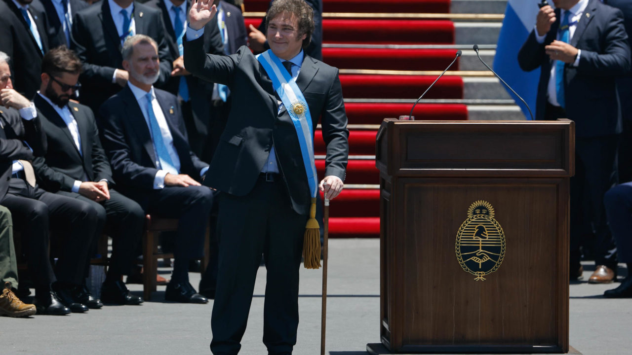Cinco claves del plan de ‘shock’ de Milei para estabilizar la economía argentina
