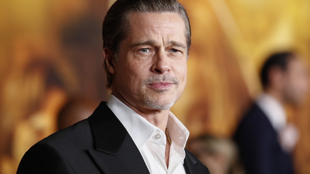 Francesa dice que fue estafada por una persona que decía ser ‘Brad Pitt’