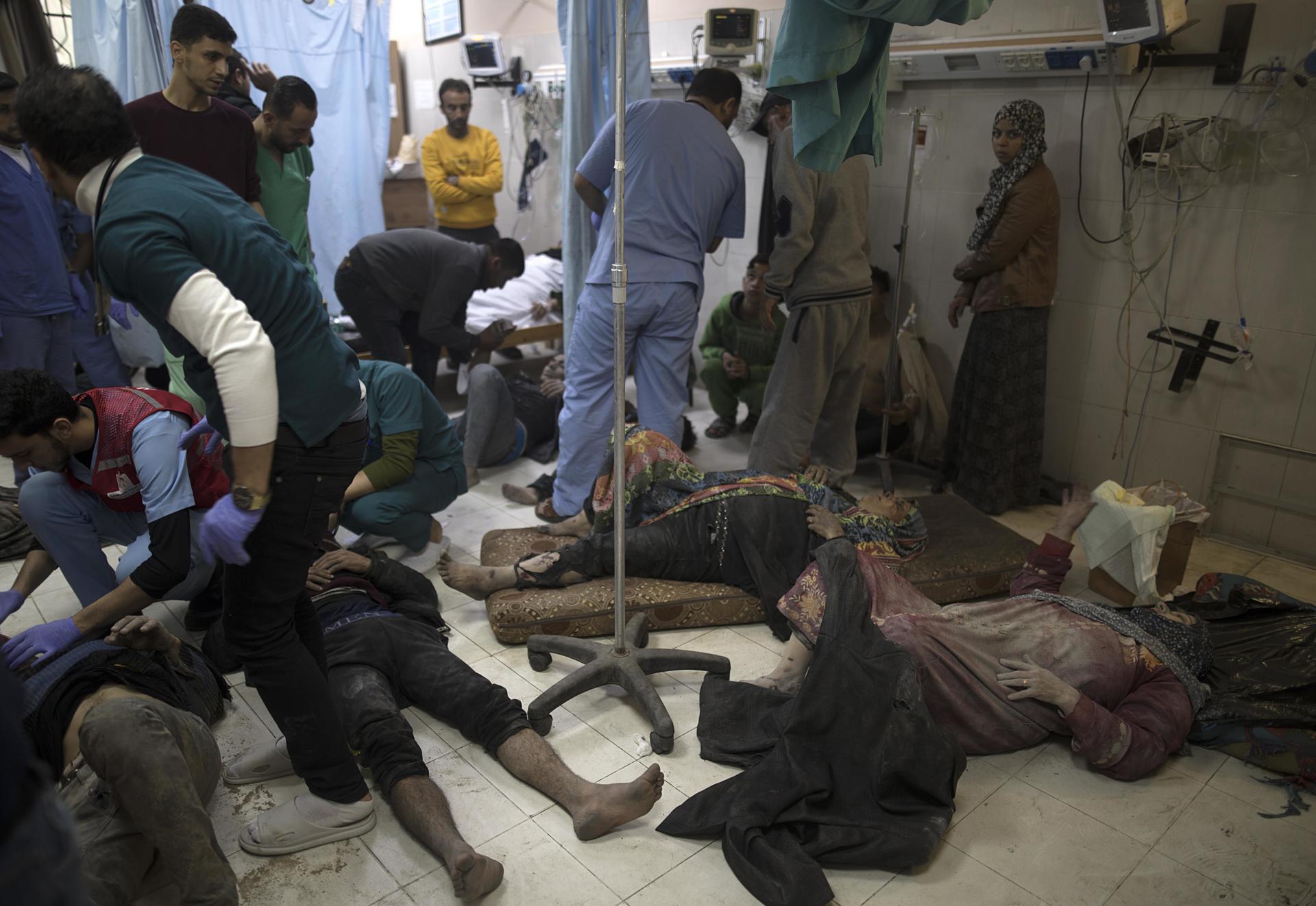 OMS califica de ‘indescriptible’ la situación en el Hospital Naser en Gaza; siguen las evacuaciones
