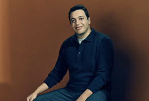 Siempre activo: permita que los competidores pregonen el equilibrio entre la vida personal y laboral y una cultura laboral flexible. "Esas cosas contradicen directamente estar ahí para sus clientes", dice el director ejecutivo de Deel, Alex Bouaziz. GUERIN BLASK PARA FORBES