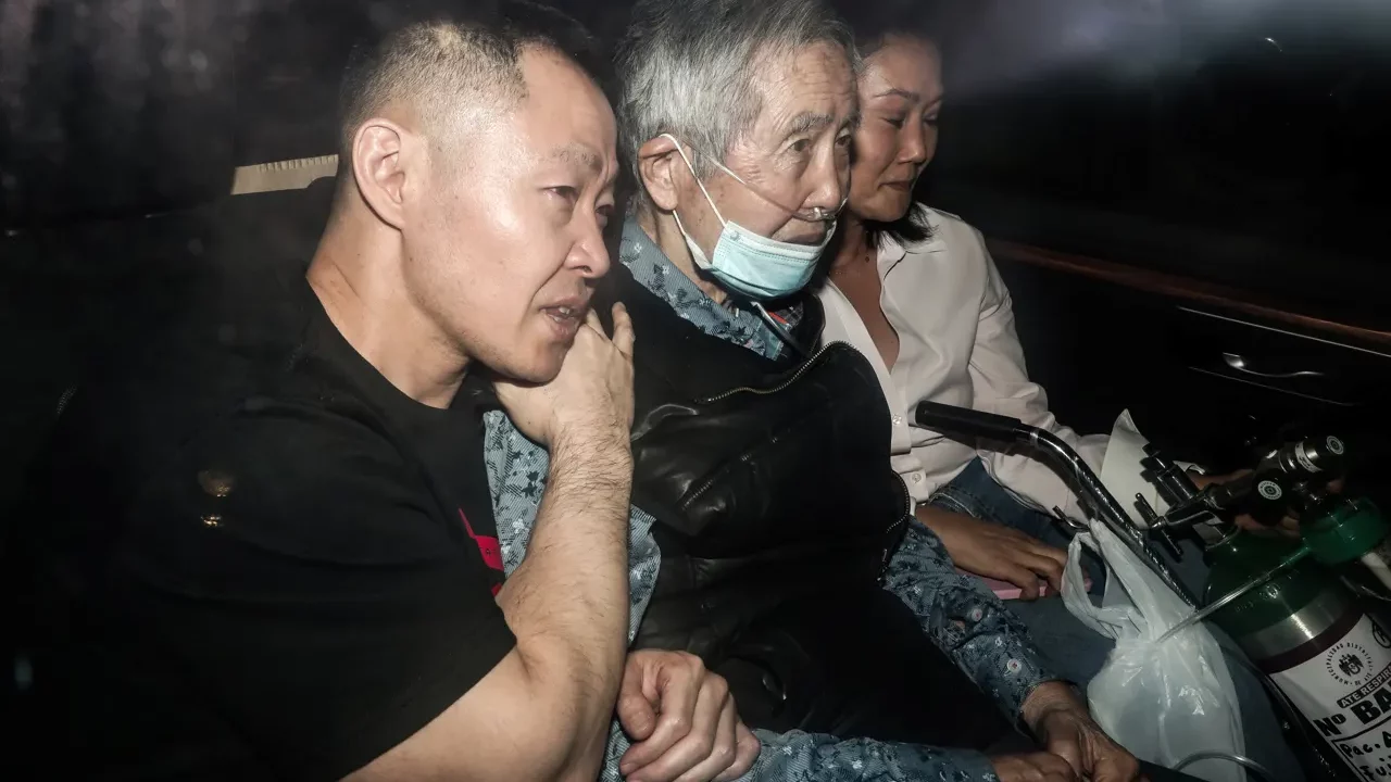 Fujimori, expresidente que polariza Perú, queda en libertad tras 16 años en prisión