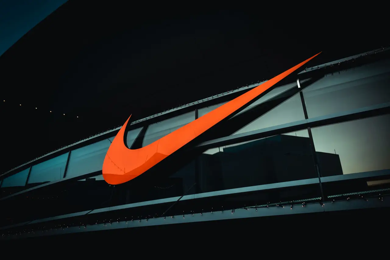 Nike recorta previsiones y hace tambalear los valores del sector deportivo