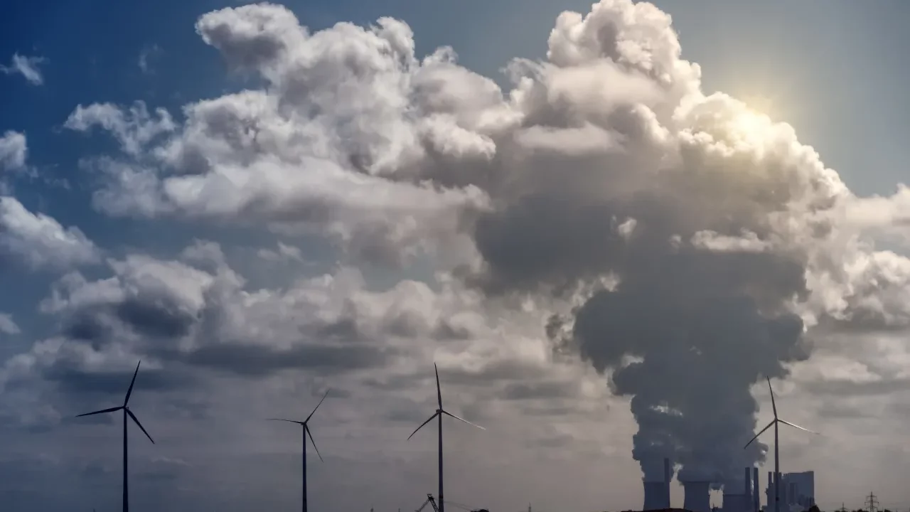 COP28: EU presume liderazgo climático mientras producción de petróleo y gas bate récords