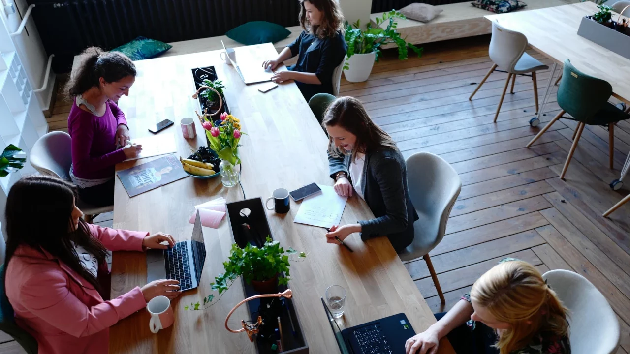 Hallazgos sobre la participación de las mujeres en consejos de administración