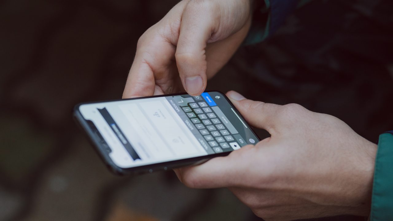 Emprendedora crea con IA una aplicación que traduce el lenguaje de señas a texto