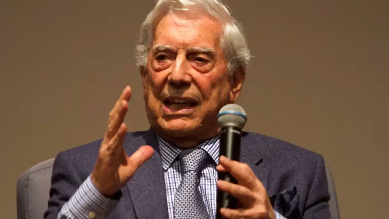 Mario Vargas Llosa dice adiós a su columna en El País