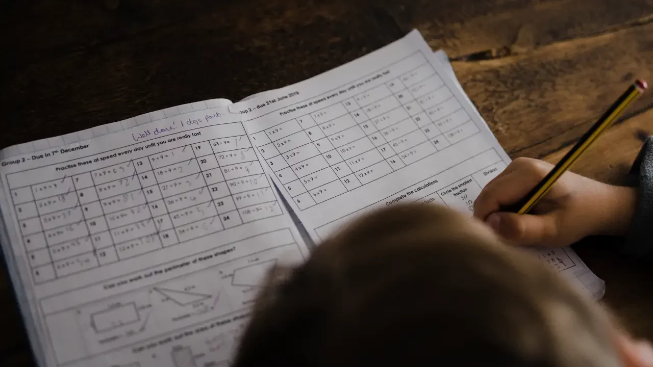 Estimulación cerebral podría mejorar el aprendizaje de las matemáticas