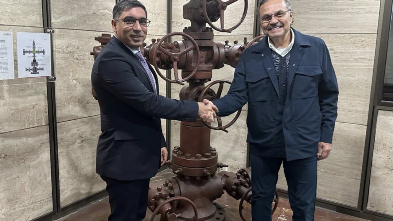 Pemex y petrolera estatal de Venezuela consideran colaboración bilateral