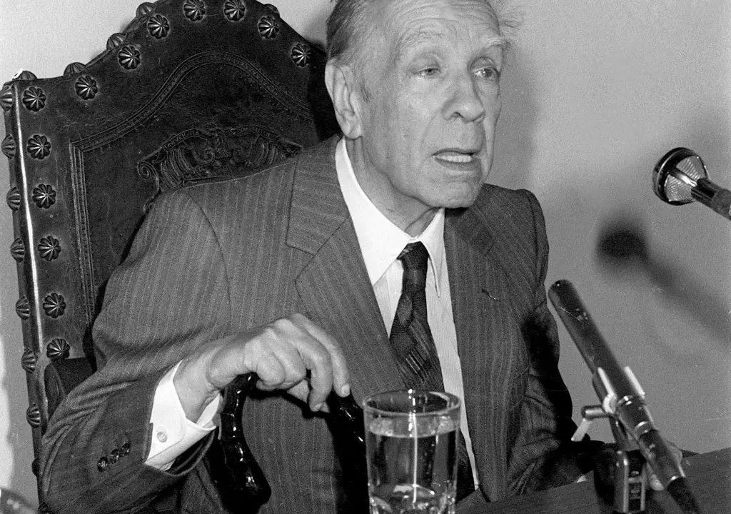 Familiar de Jorge Luis Borges pide trasladar los restos del escritor de Ginebra a Buenos Aires