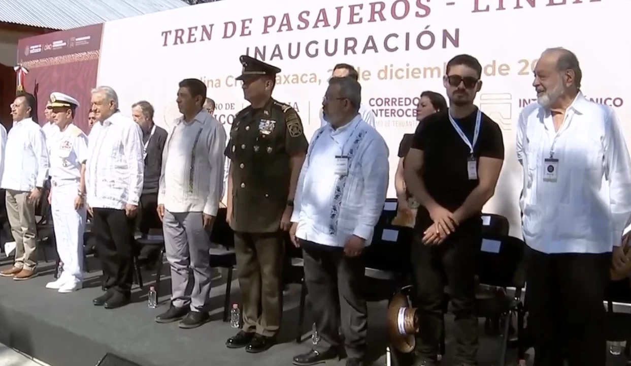 Con Carlos Slim y Ken Salazar, AMLO inaugura primer tramo del Tren Interoceánico