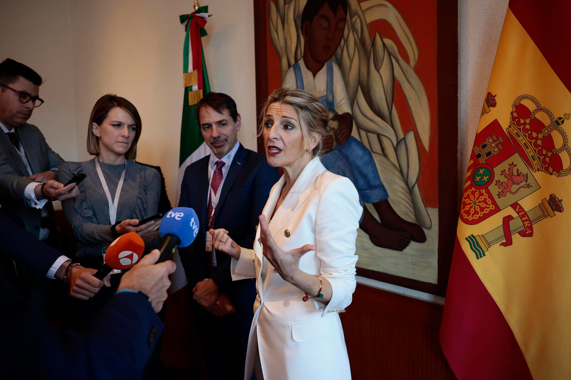 Vicepresidenta española Yolanda Díaz promete ‘ensanchar’ las relaciones con México
