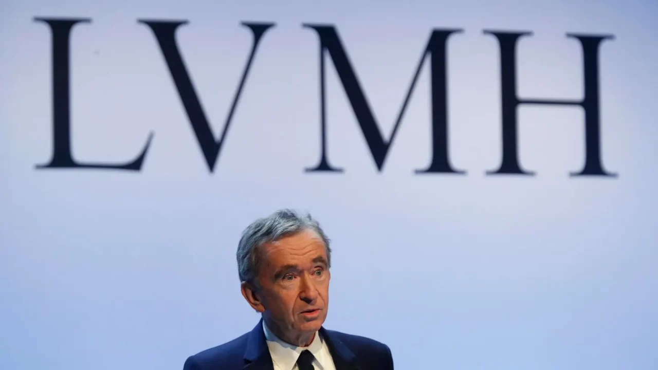Bernard Arnault supera a Elon Musk como la persona más rica del mundo
