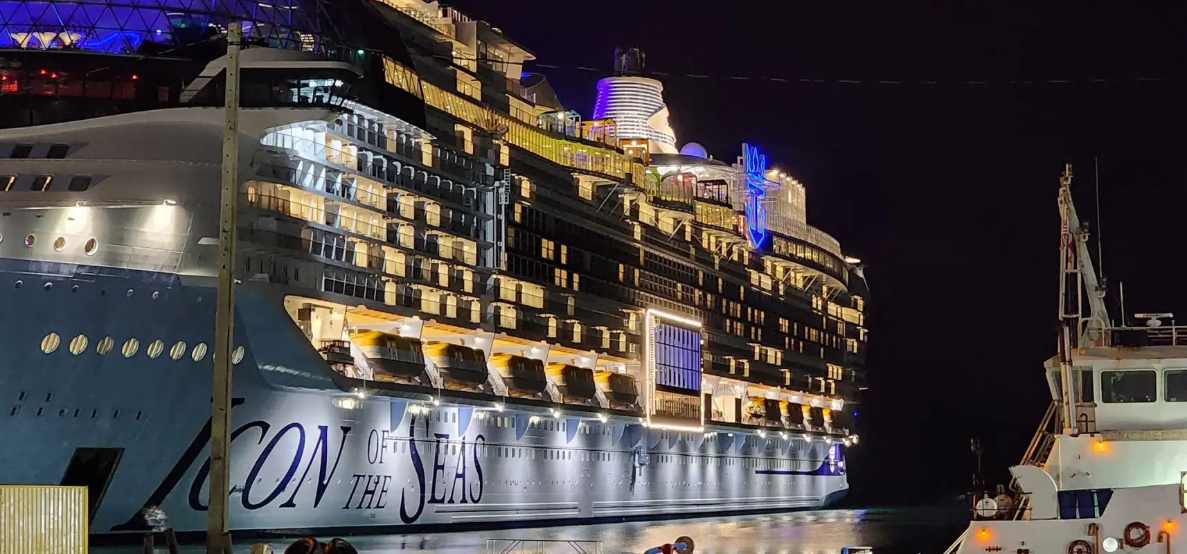 El ‘Icon of the Seas’, el crucero más grande del mundo, llega a Miami para su inauguración