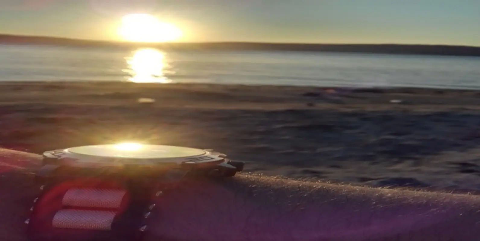 Hombre usa el reflejo de su reloj para ser rescatado tras 23 horas en el mar en Nueva Zelanda