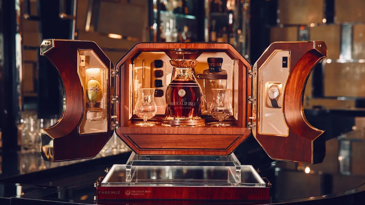 Una botella de whiskey irlandés logra un récord de venta de 2.8 mdd