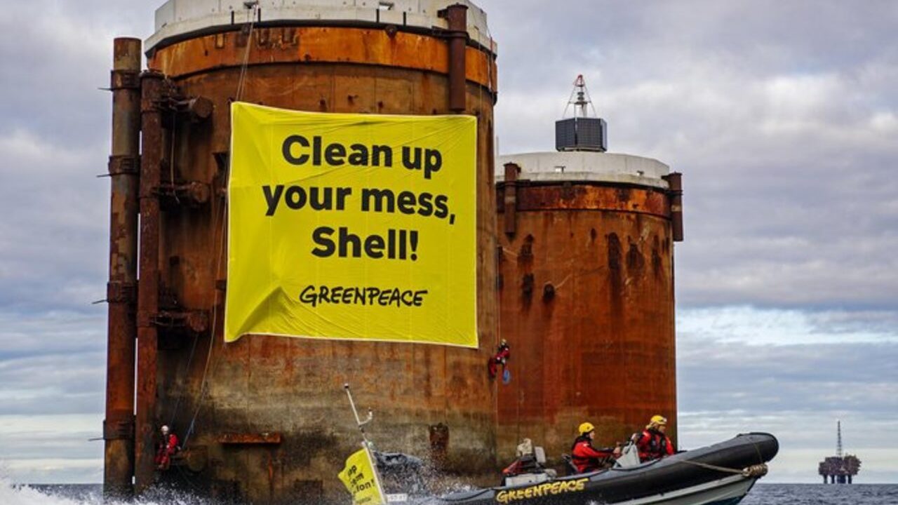 Creador de ‘Succession’ financia lucha de Greenpeace contra demanda de Shell