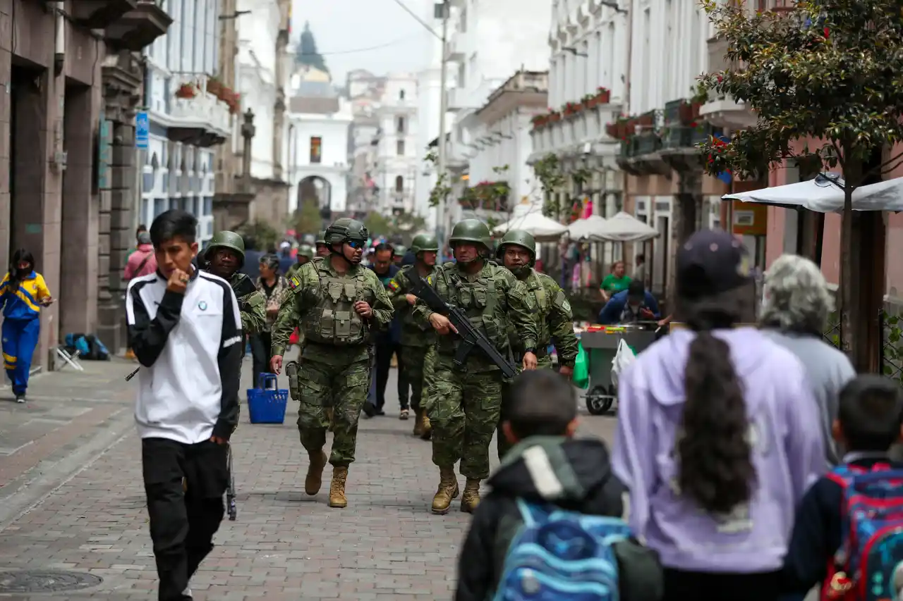 México condena la violencia en Ecuador y ofrece solidaridad tras ataques de grupos armados