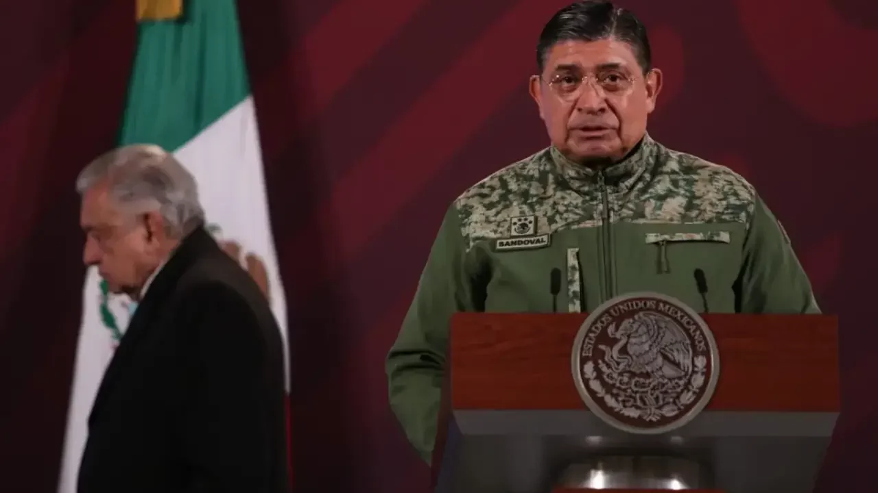 Gobierno anuncia que el ejército se hará cargo de remodelar el estadio de beisbol en Mérida