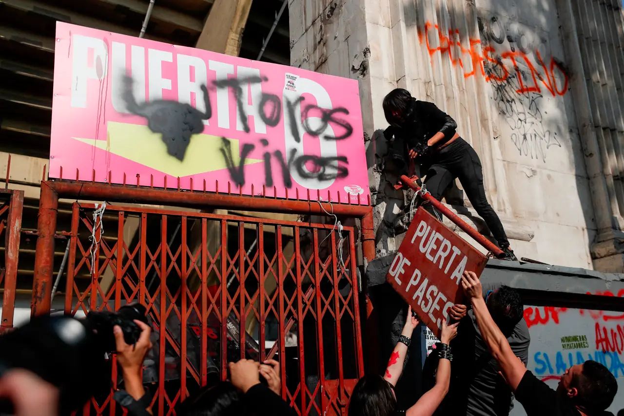Optimismo e indignación entre taurinos ante suspensión y agresiones en la Plaza México