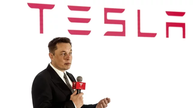 El director ejecutivo de Tesla, Elon Musk, dijo que la compañía pronto realizará una votación de los accionistas para transferir la compañía. VISUAL CHINA GROUP A TRAVÉS DE GETTY IMAGES