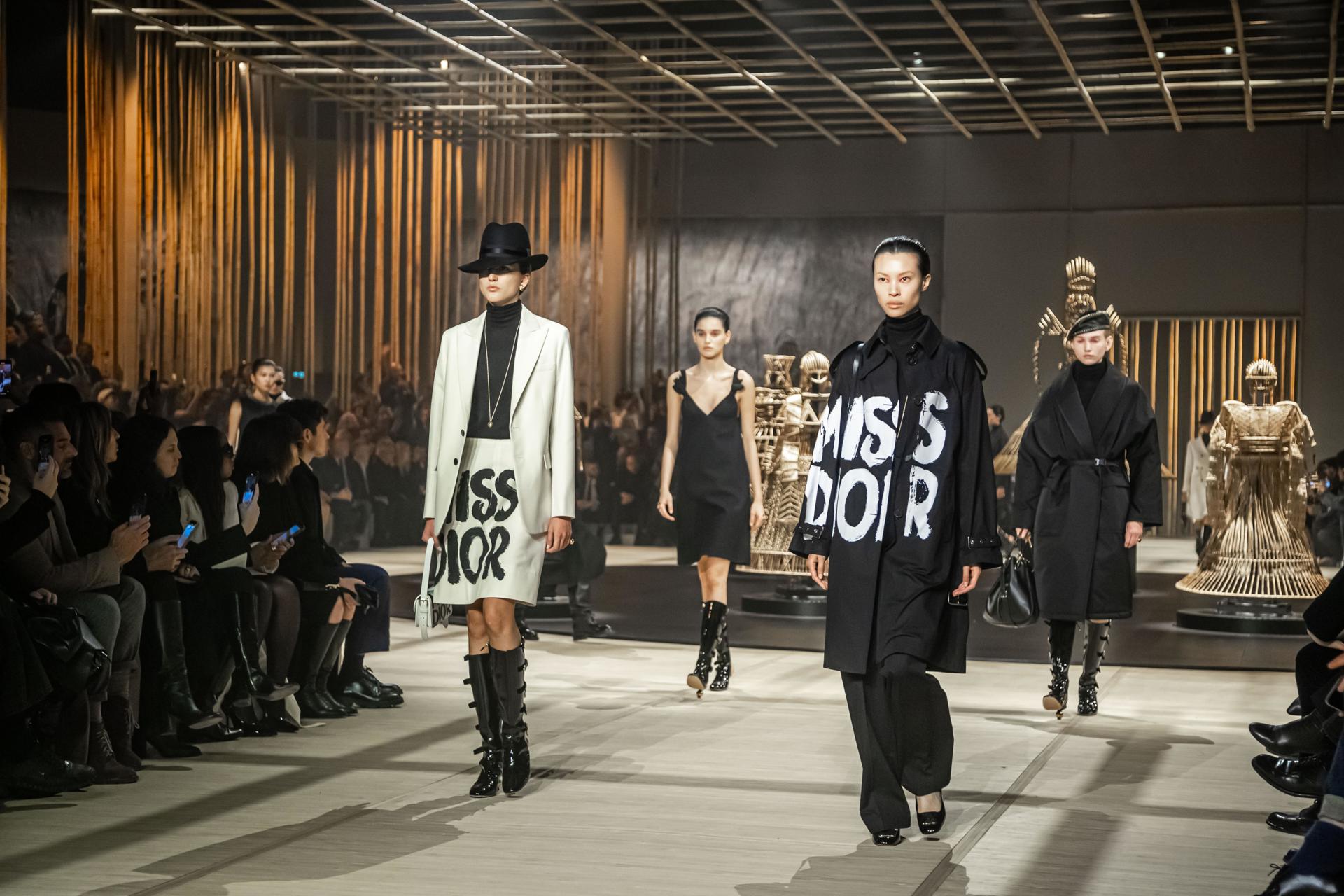 Dior reactualiza con brío el espíritu de los 60, en la semana de la moda parisina