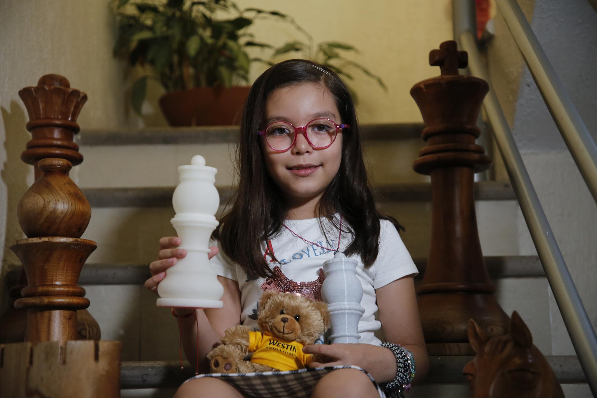 Conoce a Alondra Bagatella, la niña genio mexicana que gana campeonatos de ajedrez