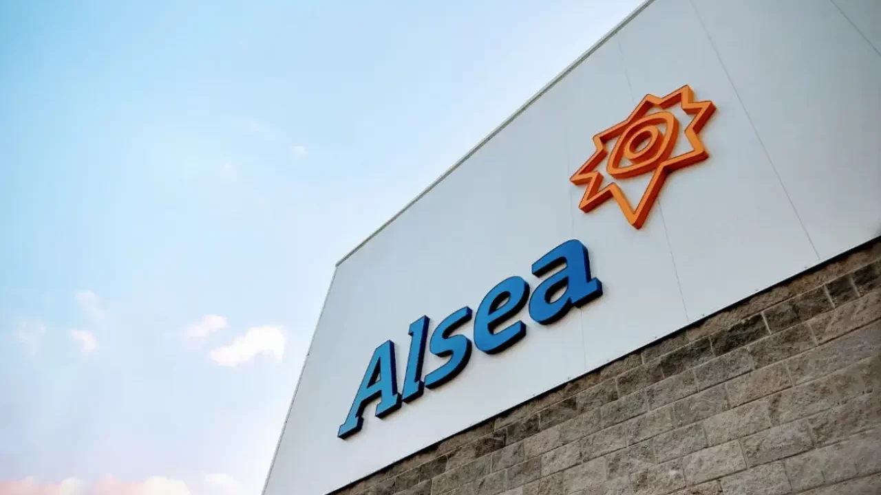 Alsea registra crecimiento del 37% en su utilidad trimestral, gracias al aumento de ventas