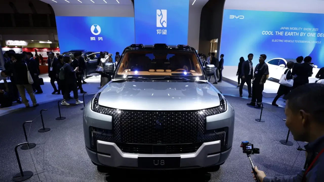 China BYD presenta SUV que puede flotar en el agua