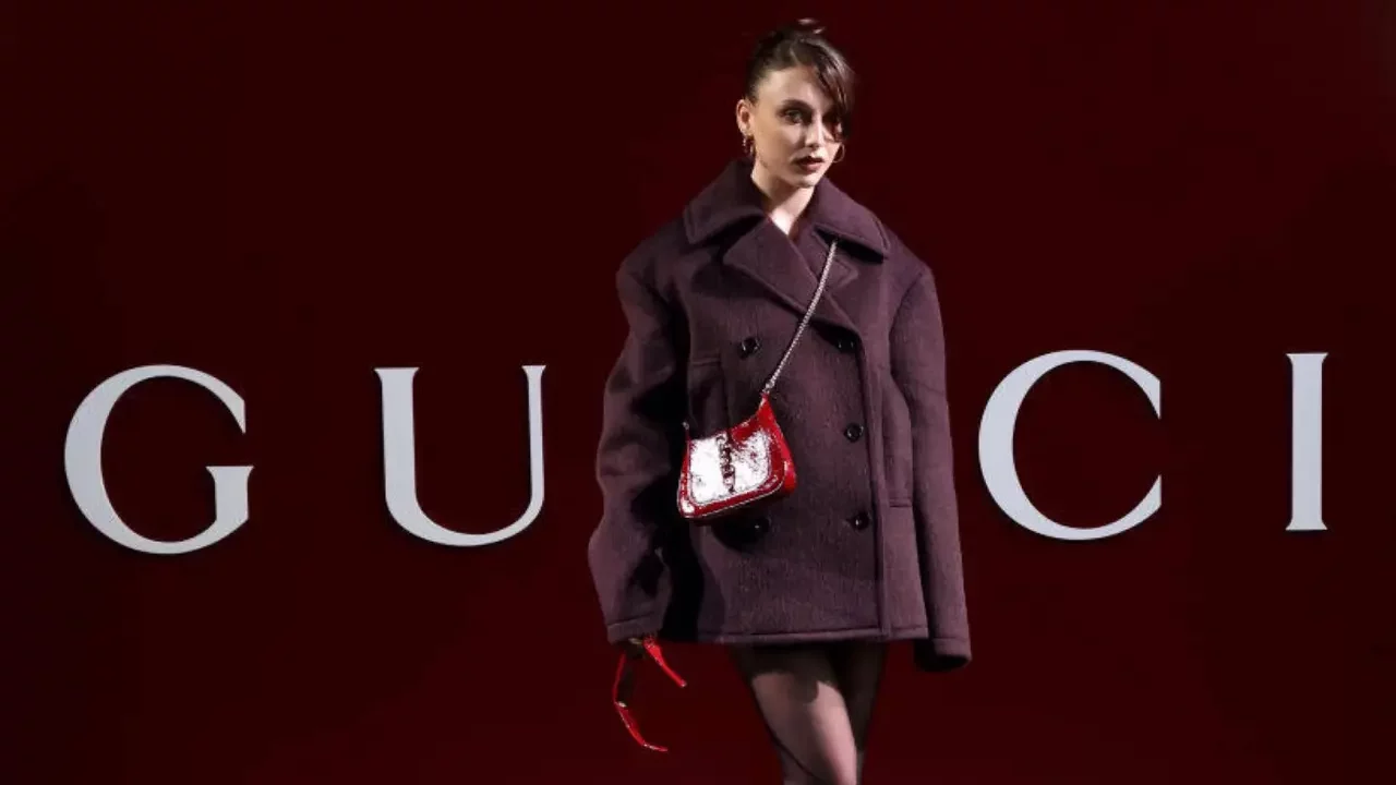 El lujo en caída libre: Gucci pierde su brillo y arrastra a Kering en desplome de acciones