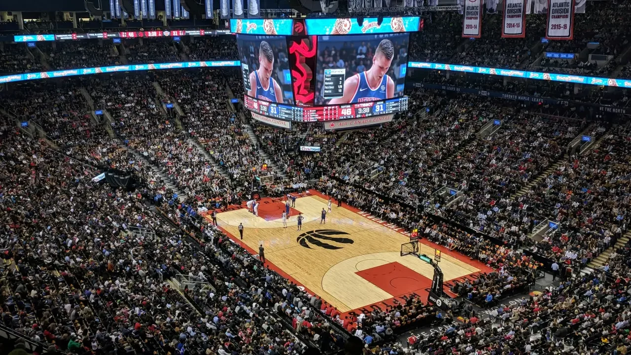 Nueva regla de la NBA impulsa la participación de jugadores en 65 partidos