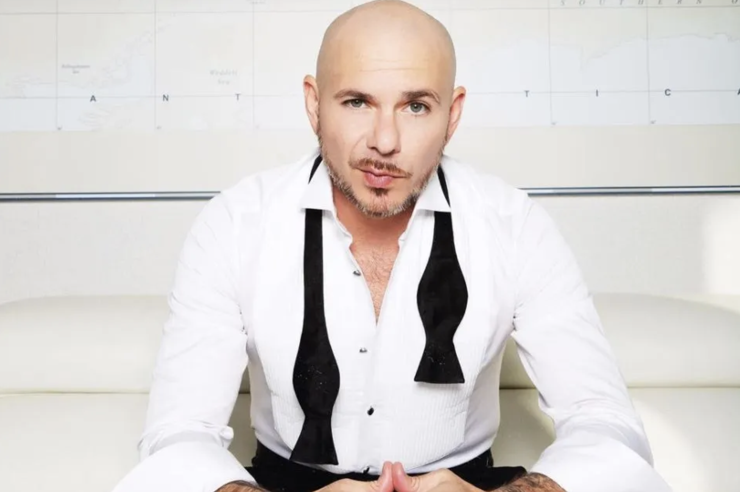 Pitbull lanza su esperado EP con invitados como Dolly Parton y Tim McGraw