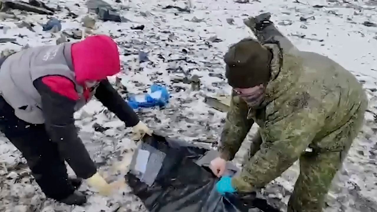 Rusia identifica los restos de todos los ocupantes del avión militar Il-76