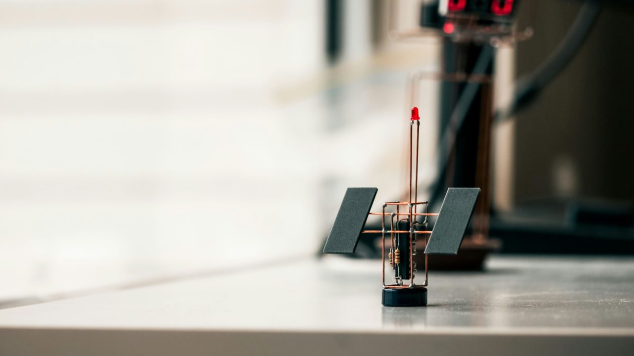 Nanosatélites ponen rumbo a la Luna tras colonizar la órbita terrestre