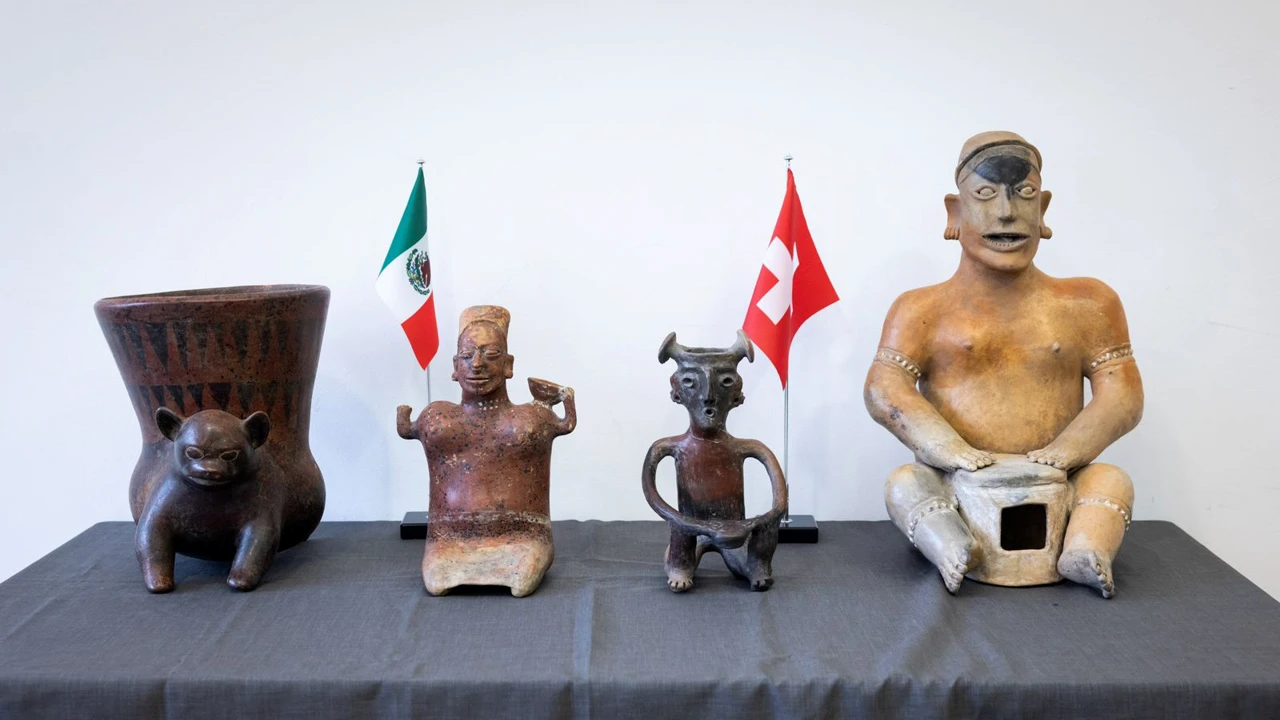 Suiza entrega 24 piezas arqueológicas a la embajada de México en Berna
