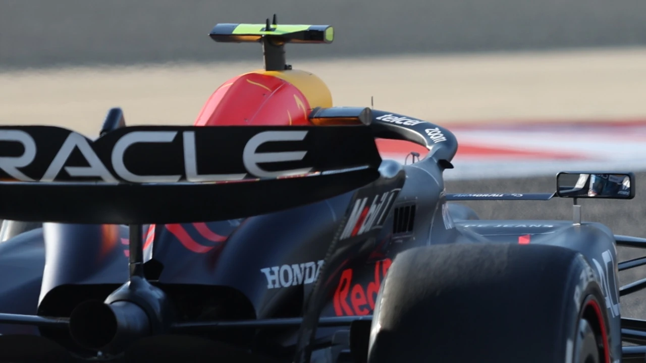 ‘Checo’ Pérez saldrá en quinto puesto en el GP de Baréin; Max Verstappen, en la ‘pole’