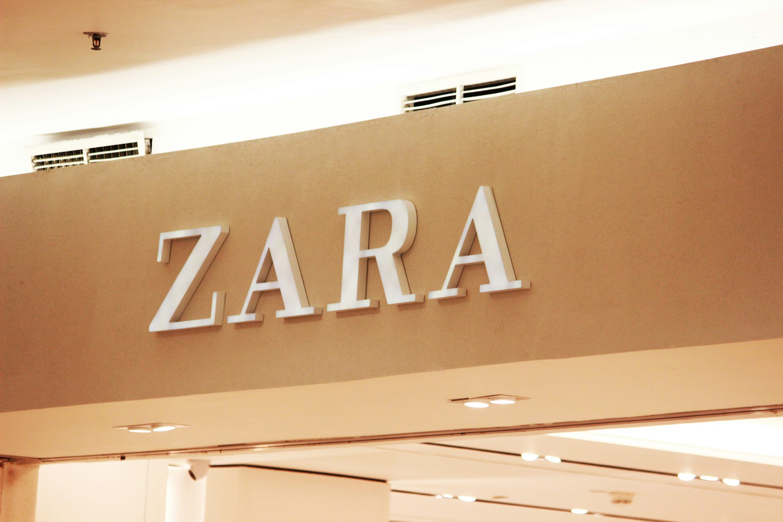 Inditex anuncia que Zara reabrirá gradualmente sus tiendas en Ucrania a partir del 1 de abril