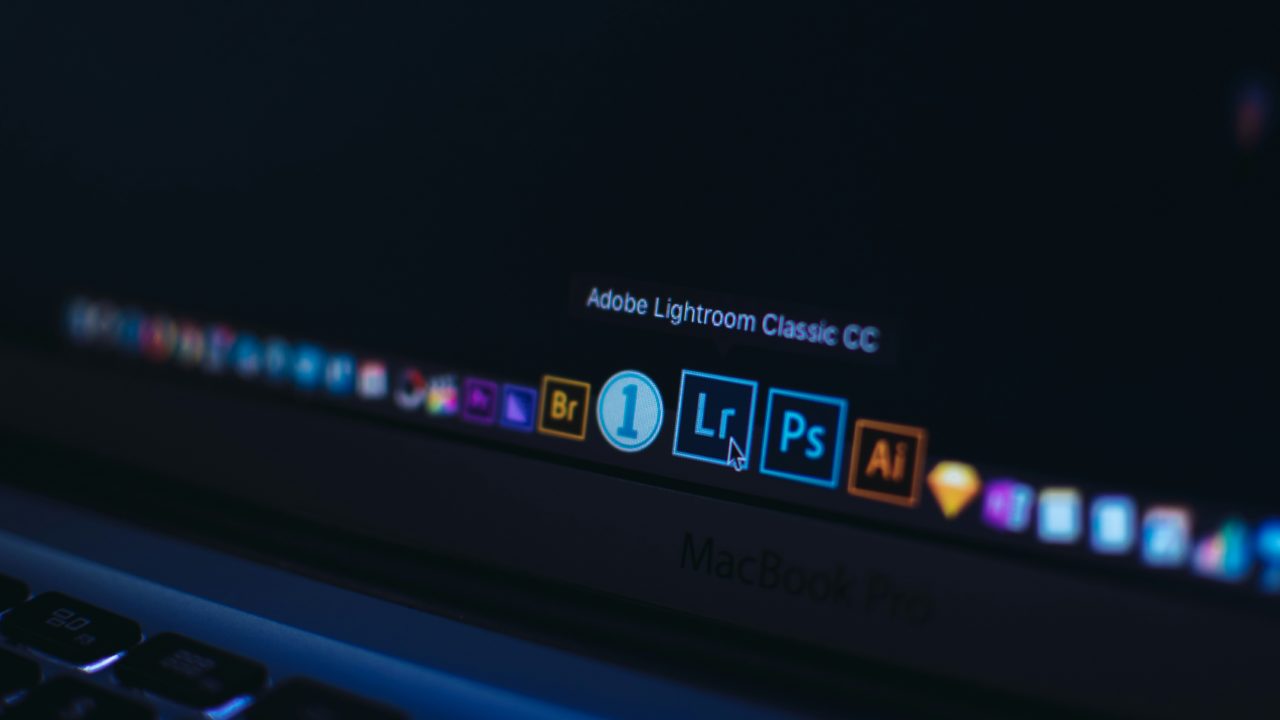 Adobe cae más de un 13% tras unos decepcionantes resultados trimestrales