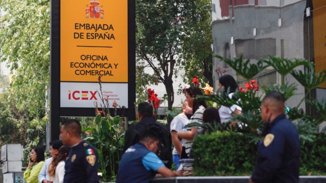 asalto oficina comercial embajada de España
