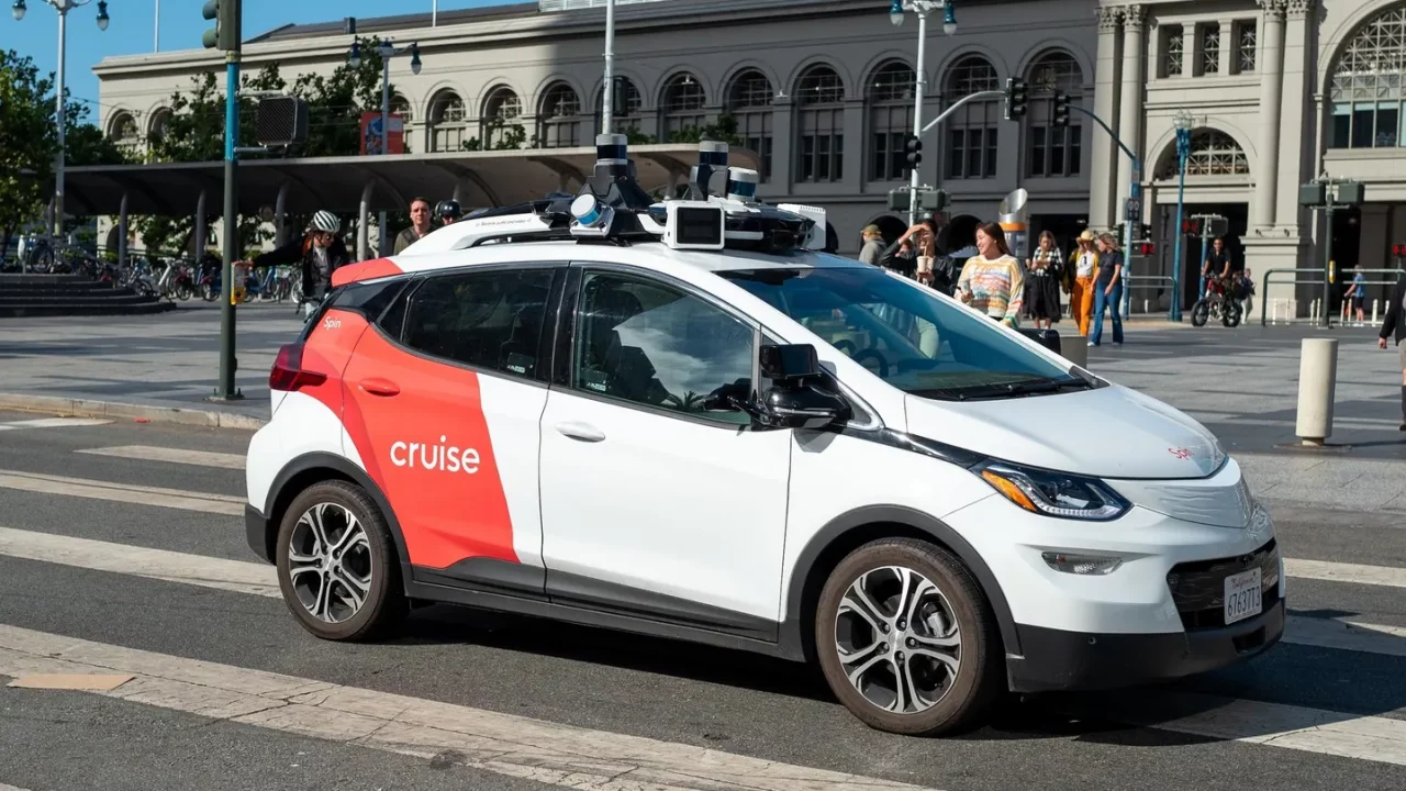 Cruise reanuda las pruebas de su robotaxi, meses después de suspender las operaciones por motivos de seguridad