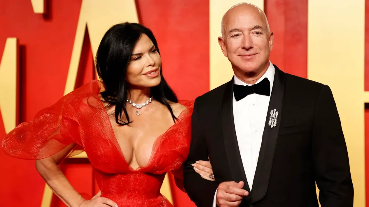 Jeff Bezos se une a Bernard Arnault, la persona más rica del mundo, en el club de los 200,000 mdd