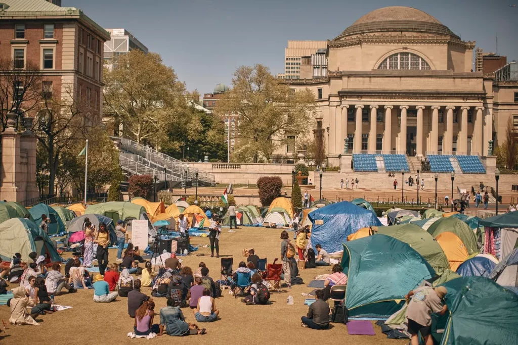 Los críticos citan las respuestas de las universidades a las protestas en los campus como solo una de las muchas quejas que tienen con la Ivy League. COPYRIGHT 2023 THE ASSOCIATION PRESS.