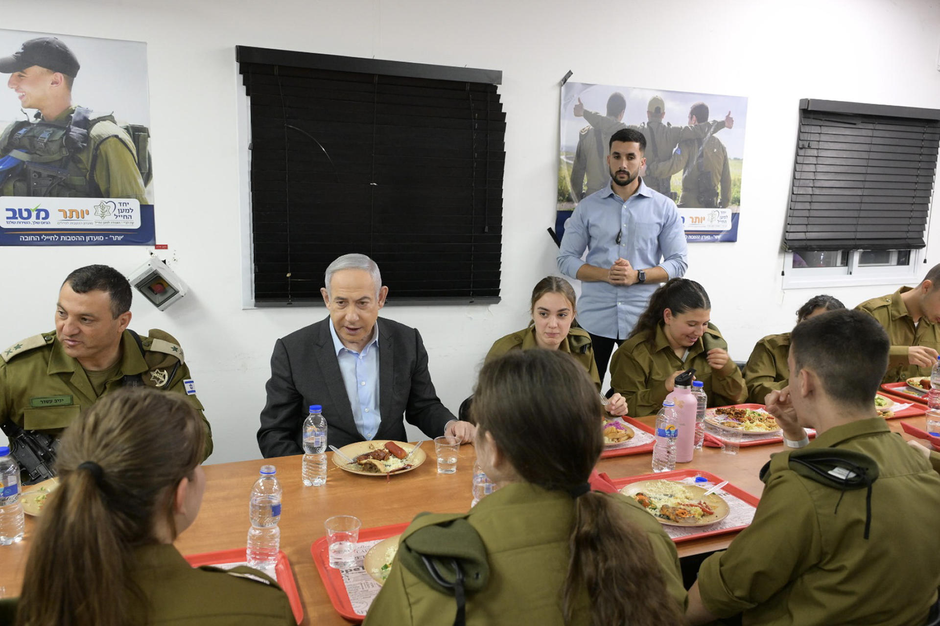 ‘No hay fuerza en el mundo que pueda detenernos’, dice Netanyahu a nuevos soldados