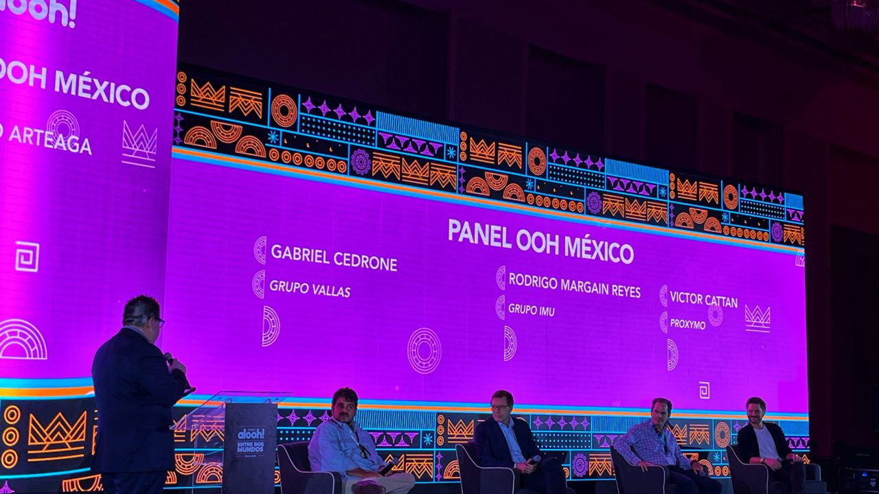Foro Alooh!: Panel de clausura expone los retos de México y Latinoamérica en publicidad exterior