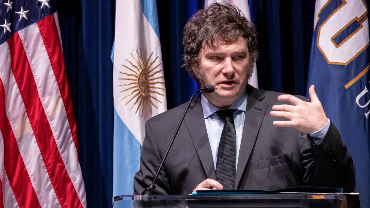 FMI confirma contracción del 2.8% este año en Argentina por ajustes de Milei