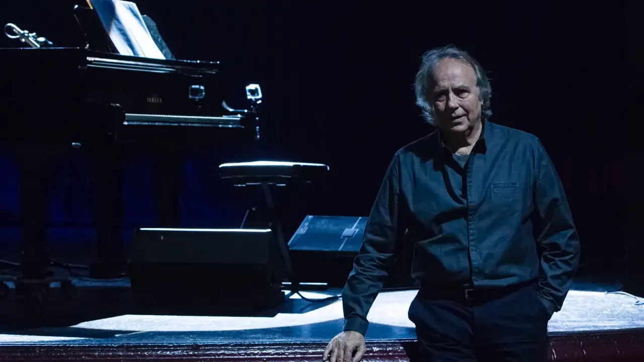 El cantautor Joan Manuel Serrat recibe el Premio Princesa de Asturias por ser ‘referente cívico’